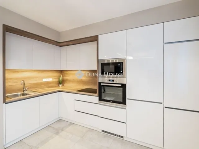 Eladó lakás Kecskemét, Belváros 96 nm