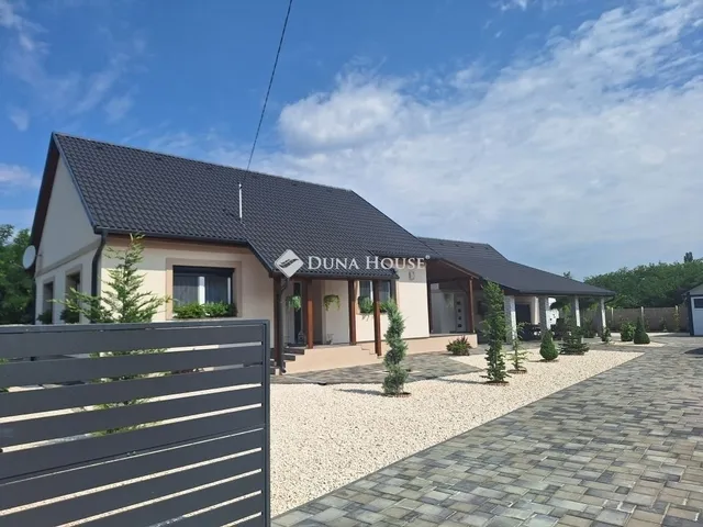 Eladó mezőgazdasági ingatlan Kerekegyháza 158 nm