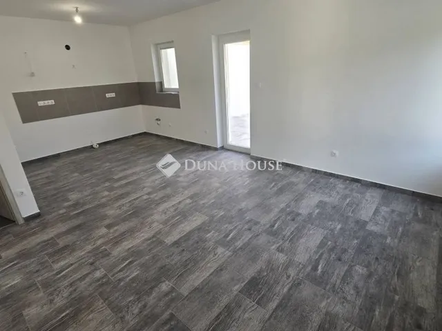 Eladó lakás Lajosmizse 71 nm