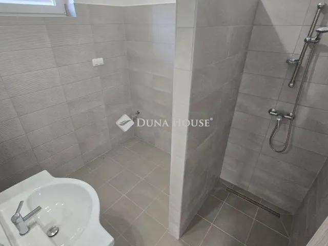 Eladó lakás Lajosmizse 71 nm