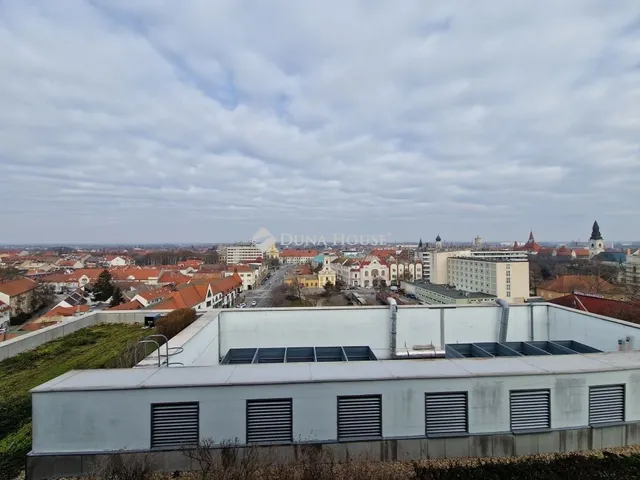 Eladó kereskedelmi és ipari ingatlan Kecskemét 149 nm