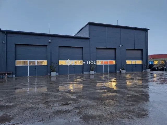 Kiadó kereskedelmi és ipari ingatlan Kecskemét 160 nm