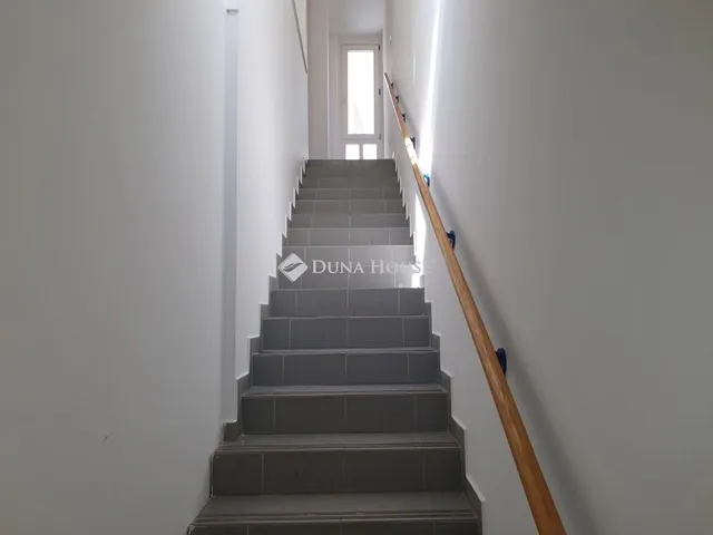 Kiadó kereskedelmi és ipari ingatlan Kecskemét 177 nm