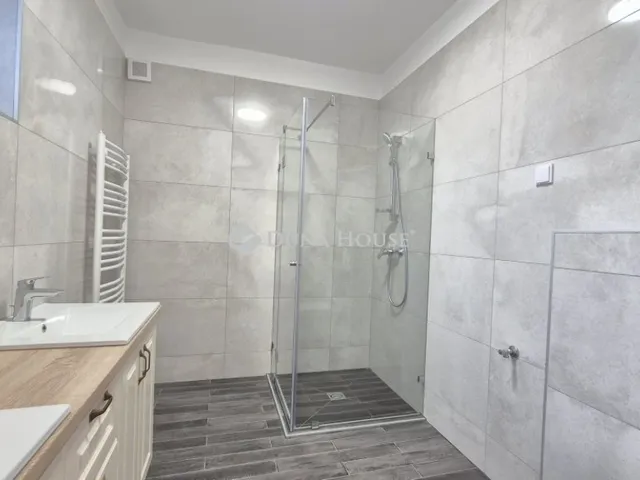 Eladó ház Kecskemét 330 nm