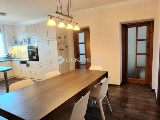 Eladó lakás Kecskemét 105 nm