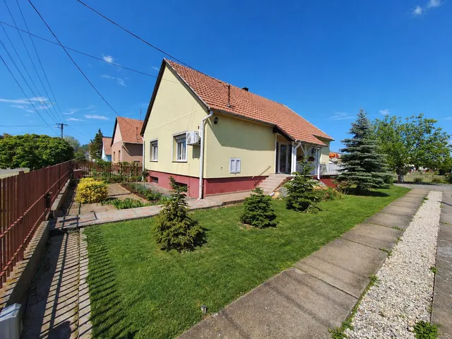 Eladó ház Ballószög 150 nm