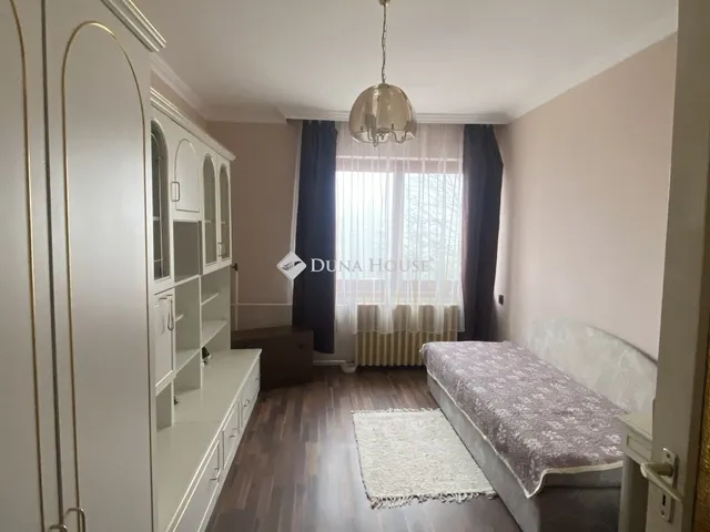 Eladó ház Ladánybene 170 nm