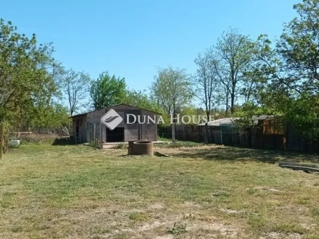 Eladó telek Kecskemét 2104 nm