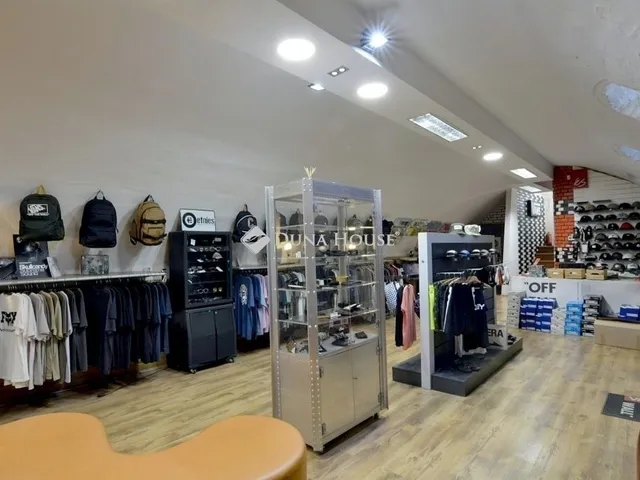 Eladó kereskedelmi és ipari ingatlan Kecskemét 100 nm