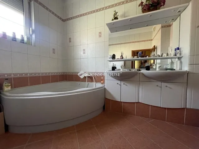 Eladó ház Kecskemét 220 nm
