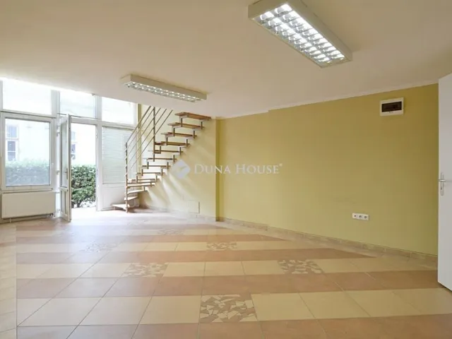 Kiadó kereskedelmi és ipari ingatlan Kecskemét 58 nm