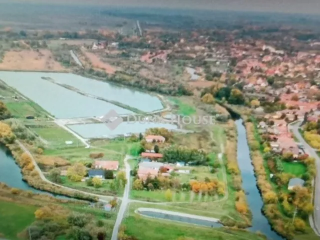 Eladó telek Akasztó 258 nm