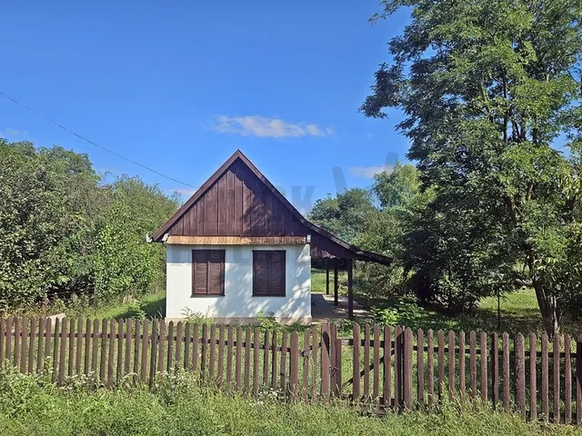 Eladó üdülő és hétvégi ház Békéscsaba, Kenderföldek 30 nm