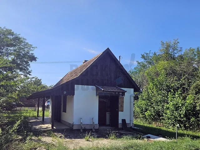 Eladó üdülő és hétvégi ház Békéscsaba, Kenderföldek 30 nm
