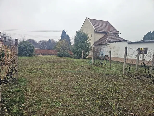 Eladó telek Békéscsaba 550 nm