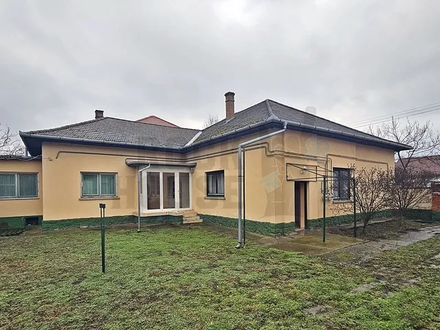 Eladó ház Mezőkovácsháza 200 nm