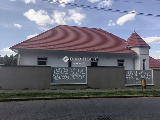 Eladó ház Bonyhád 197 nm