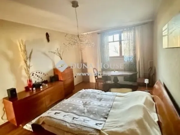 Eladó ház Pécs 180 nm