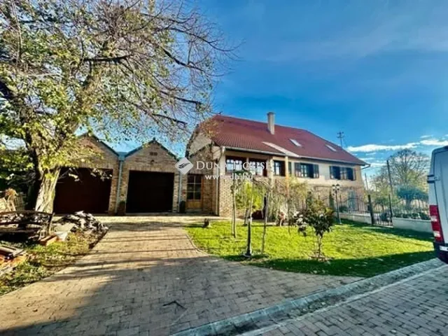 Eladó ház Pécs 180 nm