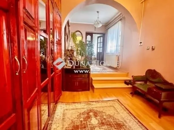 Eladó ház Pécs 180 nm