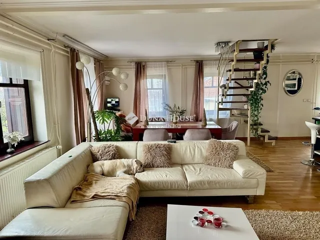 Eladó ház Pécs 180 nm