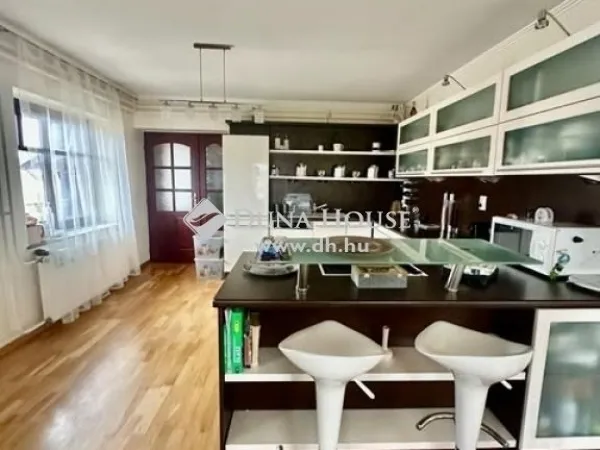 Eladó ház Pécs 180 nm