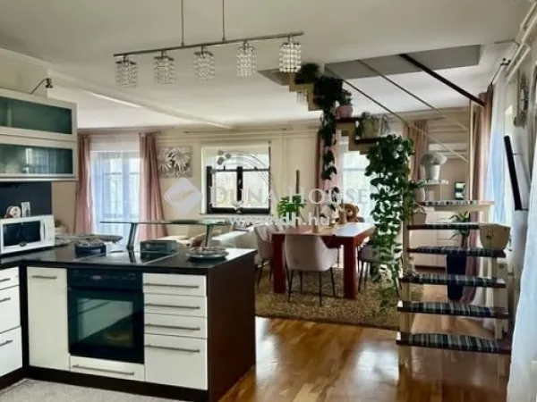 Eladó ház Pécs 180 nm