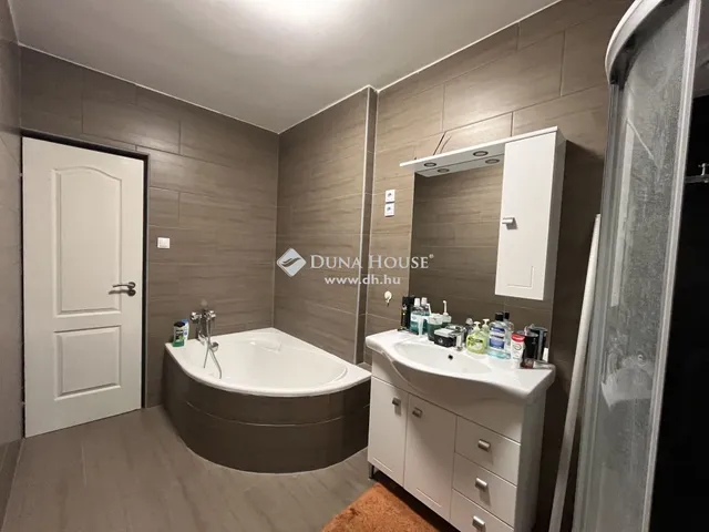 Eladó ház Bonyhád 272 nm