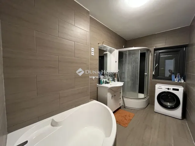 Eladó ház Bonyhád 272 nm