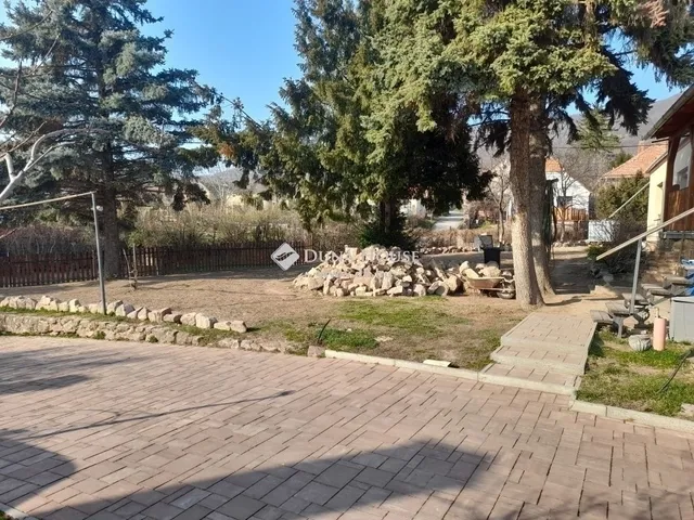 Eladó ház Kővágószőlős 140 nm