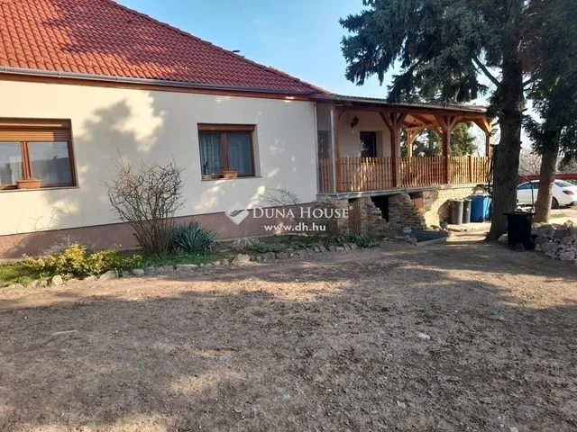Eladó ház Kővágószőlős 140 nm
