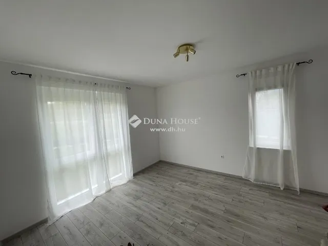 Eladó lakás Pécs 92 nm