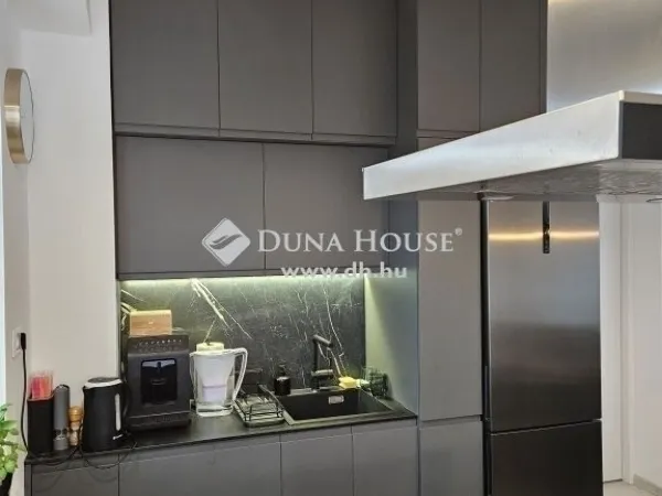 Eladó lakás Pécs 92 nm