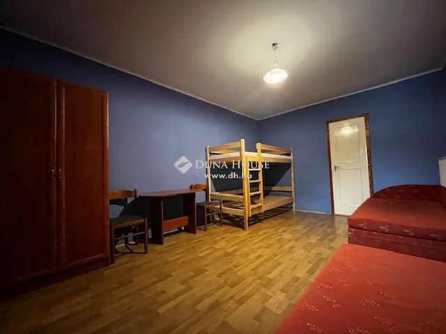 Eladó kereskedelmi és ipari ingatlan Szentlászló 373 nm