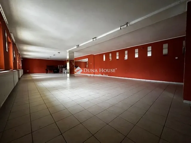 Eladó kereskedelmi és ipari ingatlan Szentlászló 373 nm