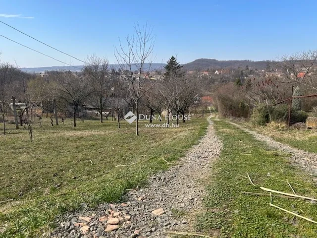 Eladó telek Pécs 1594 nm