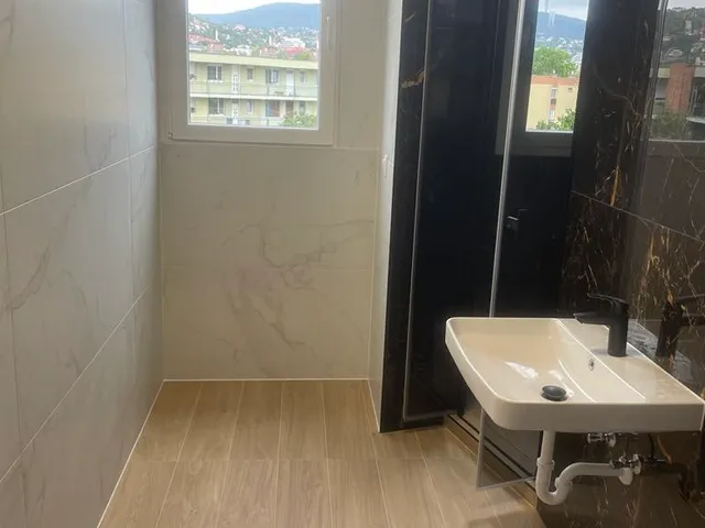 Eladó lakás Pécs, Uránváros 70 nm