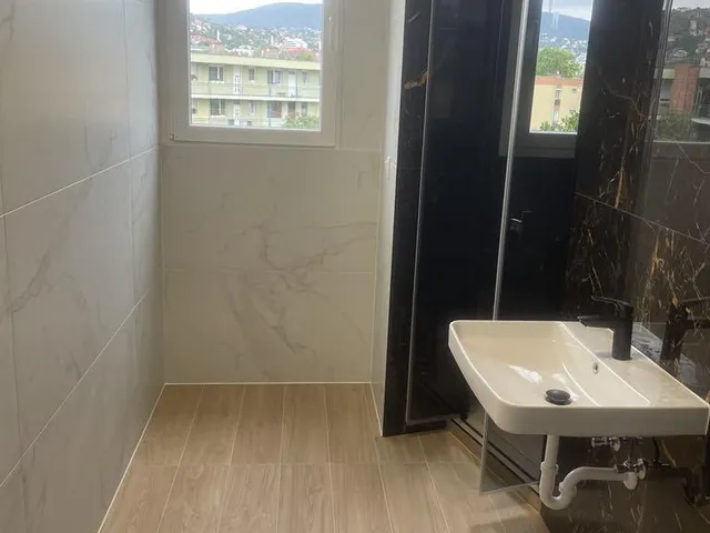 Eladó lakás Pécs, Uránváros 70 nm