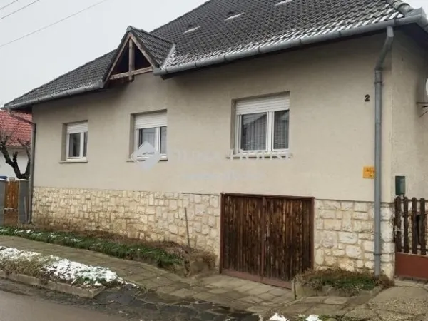 Eladó ház Pécs, Nagyárpád 207 nm
