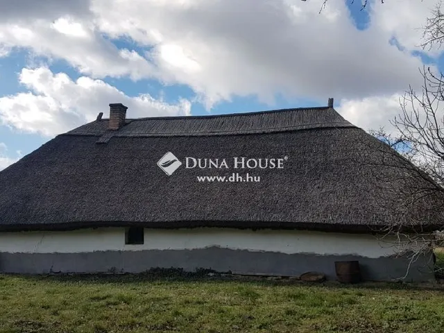 Eladó telek Balatonkeresztúr 4647 nm