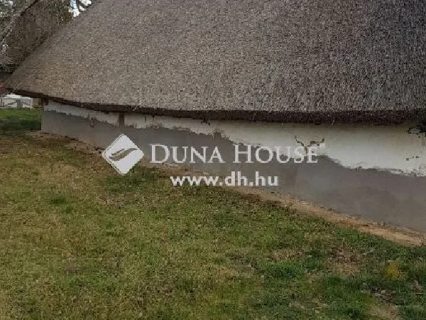 Eladó telek Balatonkeresztúr 4647 nm