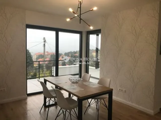 Kiadó lakás Pécs, Egyetemváros 108 nm