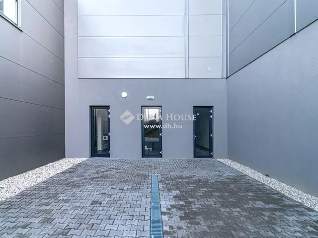 Kiadó kereskedelmi és ipari ingatlan Pécs 1700 nm