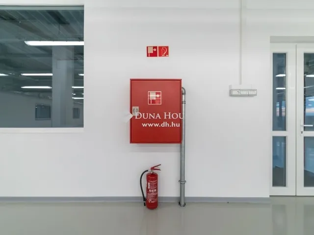 Kiadó kereskedelmi és ipari ingatlan Pécs 1700 nm