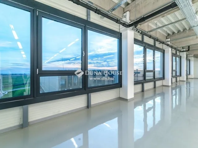 Kiadó kereskedelmi és ipari ingatlan Pécs 1700 nm