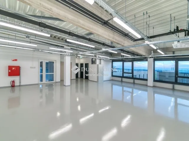 Kiadó kereskedelmi és ipari ingatlan Pécs 1700 nm