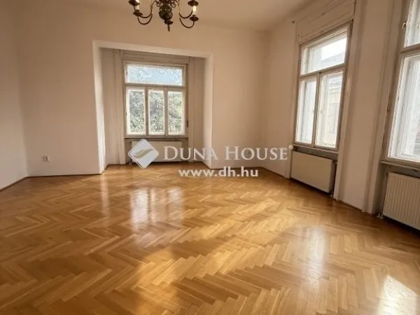 Eladó ház Pécs, Belváros 426 nm