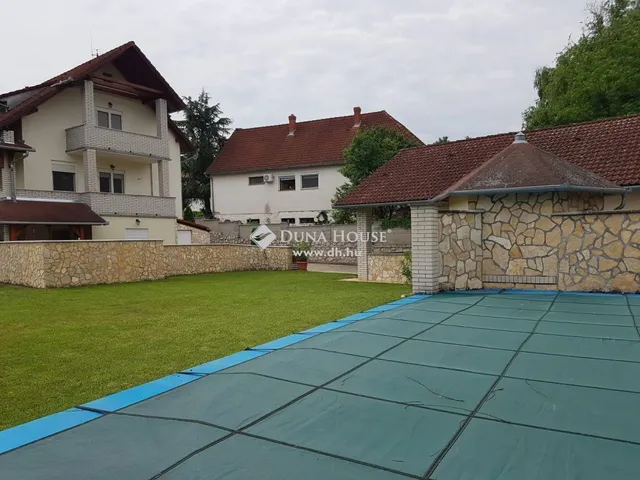 Eladó ház Pogány 400 nm