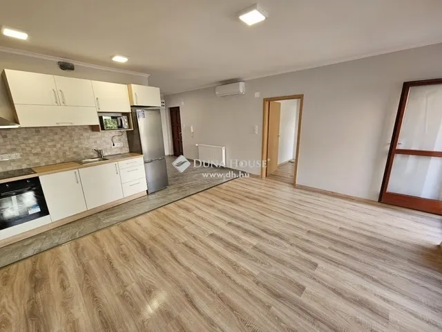 Eladó lakás Pécs, Egyetemváros 75 nm