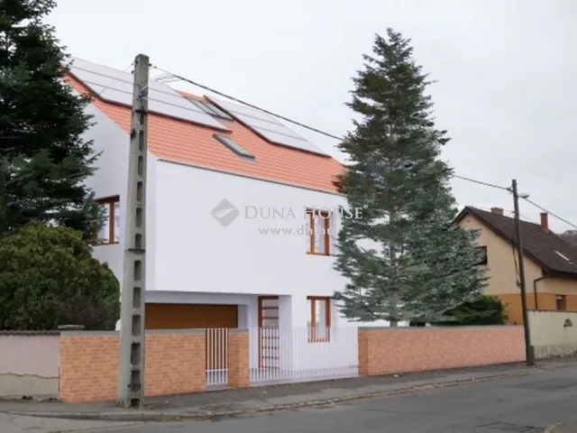 Eladó lakás Pécs, Egyetemváros 81 nm